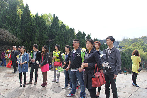 20140328建華文創園黨支部清明節祭掃云居山革命烈士墓 (1).jpg